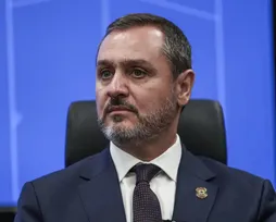 Presidenciáveis reagem após STF manter afastamento de Andrei Rodrigues - Imagem