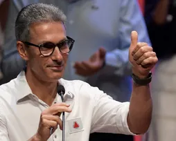 Zema quer privatizar Petrobras e Banco do Brasil em 6 meses, se eleito - Imagem