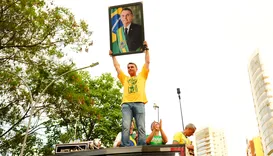 Após 1° turno, Jair Bolsonaro pede a Moraes para receber Flávio