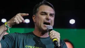 Bispo baiano rebate Flávio Bolsonaro após ataques à CNBB