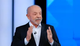 Debate da Globo: Lula questiona Flávio sobre postagem apagada do “bolsa-farelo”