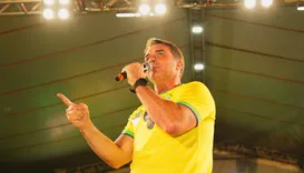 Flávio acusa Igreja Católica de ajudar PT com fake sobre padroeira