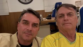 Flávio Bolsonaro visita pai após ser derrotado por Lula nas eleições