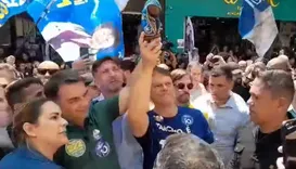 Flávio Bolsonaro se arrepende e exibe imagem de Nossa Senhora após polêmica