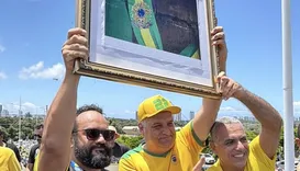 Vice de Flávio Bolsonaro participa de carreata na reta final da campanha em Salvador