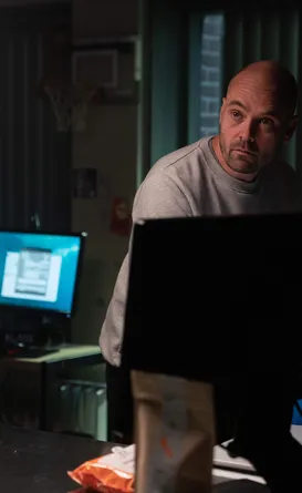 Série de investigação da Netflix alcança 100% de aprovação da crítica