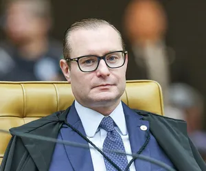 Morre pai do ministro do STF Cristiano Zanin, aos 90 anos imagem
