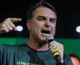 Bispo baiano rebate Flávio Bolsonaro após ataques à CNBB