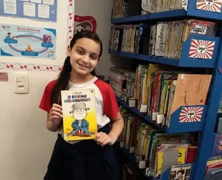 Criança lê quase 90 livros no ano e escola bate recorde histórico
