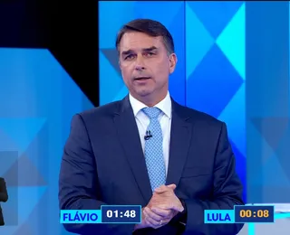 Debate da Globo: Flávio Bolsonaro pede desculpa após ofensa a Lula