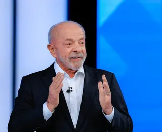 Debate da Globo: Lula questiona Flávio sobre postagem apagada do “bolsa-farelo”