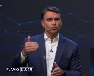 Debate na Band: Flávio fala em erros de Bolsonaro na saúde durante a pandemia