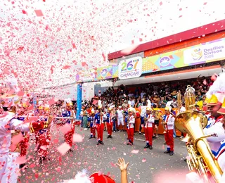 Desfile cívico marca 268 anos de emancipação de Camaçari