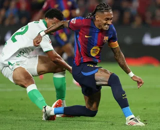 Ex-Vitória comete dois pênaltis em goleada sofrida contra o Barcelona