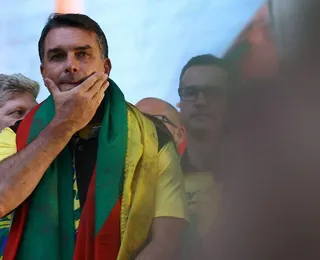 Flávio Bolsonaro assume viés golpista em carta e acena para tensão internacional