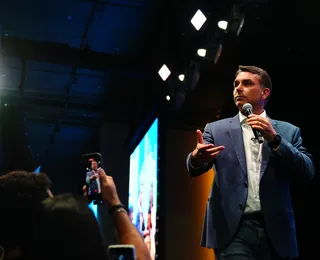 Flávio Bolsonaro é suspeito de ter sido sócio de casa de apostas online