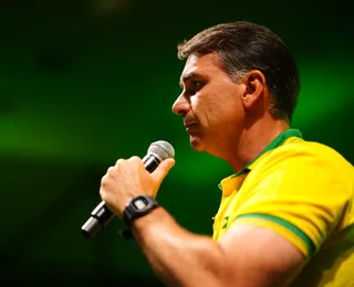 Flávio Bolsonaro nega que vá tirar título de Padroeira de Aparecida