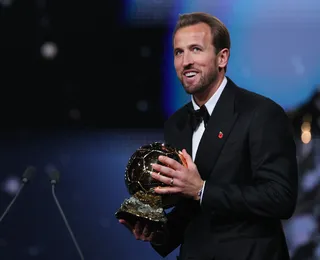 Harry Kane supera concorrência e vence Bola de Ouro pela primeira vez