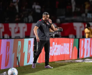 Jair afirma que não pedirá demissão e admite "pior momento" no Vitória