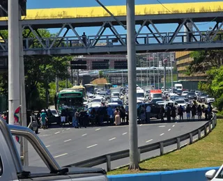 Manifestação causa congestionamento na antiga rodoviária de Salvador