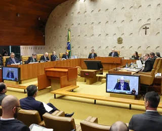 Moraes e Mendonça sentam lado a lado em sessão decisiva convocada por Fachin