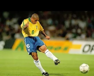 O futebol mudou, mas o Brasil ainda procura seus grandes laterais