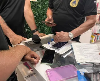 Operação fiscaliza lojas de celulares em Salvador