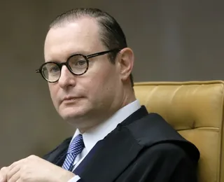 Oposição pede impeachment de Zanin após prorrogação de votação