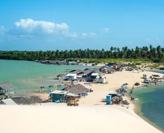 Praia do Nordeste sem asfalto nem postes está entre as mais bonitas do Brasil
