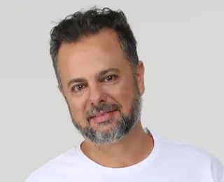 Presidenciável tem propaganda suspensa e fica impedido de obter doação