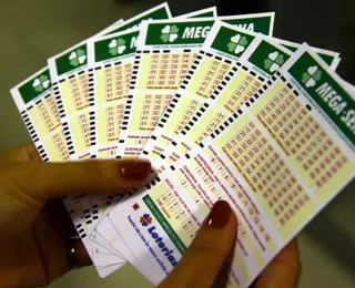 Mega-Sena acumula e prêmio dispara para R$ 185 milhões; veja as dezenas sorteadas