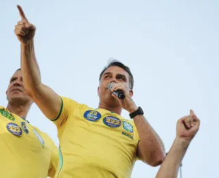 Sob pressão, Flávio decide participar pela 1° vez de debate eleitoral