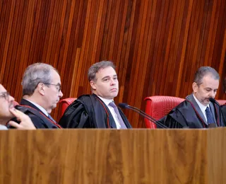 TSE mantém veto a posts que ligam Flávio a Nossa Senhora Aparecida