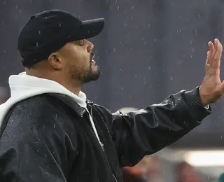 Urgente: técnico do Bayern desmaia no CT e vai direto para hospital
