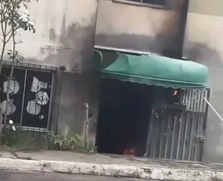 Incêndio em rede elétrica atinge apartamento em Lauro de Freitas; veja vídeo