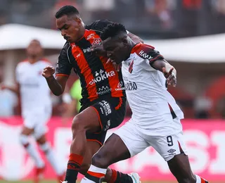 Vitória sai atrás, reage, mas apenas empata em casa com o Athletico