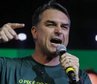 Bispo baiano rebate Flávio Bolsonaro após ataques à CNBB