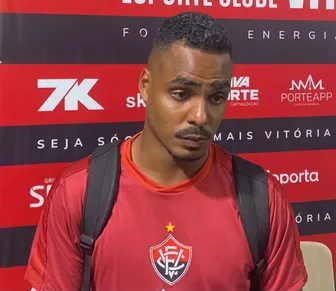 Caíque detona Grêmio após jogo no Barradão: "Me sacanearam"