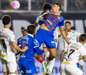 Chuva, polêmica e gol no fim: Bahia empata com o Santos