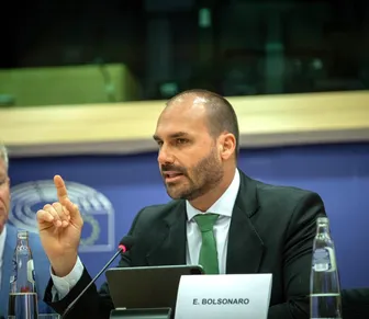 Eduardo Bolsonaro relaciona destino de André Mendonça ao resultado das urnas
