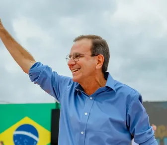 Eduardo Paes lidera pesquisa contra candidato bolsonarista no Rio de Janeiro