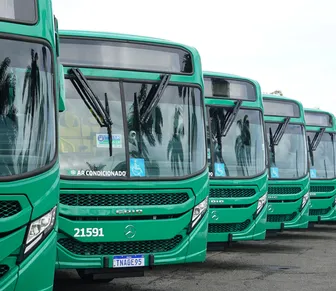 Ônibus param de circular em dois bairros de Salvador após situações de violência