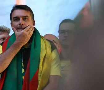 Flávio Bolsonaro pode ter cometido crime grave ao divulgar carta