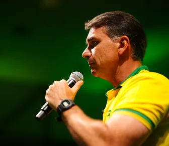 Flávio Bolsonaro nega que vá tirar título de Padroeira de Aparecida