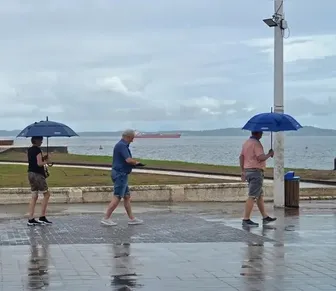Frente fria e ventania fecham travessias de lanchas e colocam Salvador em alerta