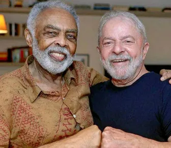 Gilberto Gil reage a título dado a Flávio Bolsonaro em Salvador