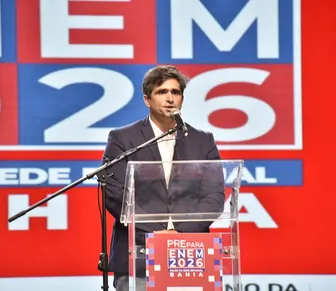 João de Mello Leitão celebra ampliação da educação na Arena A TARDE