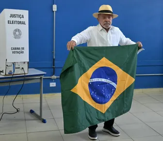 Fã-clubes de Taylor Swift, Beyoncé, BTS e Anitta se mobilizam em apoio a Lula