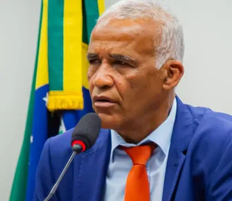 Pastor Sargento Isidório celebra liderança em votos para deputado