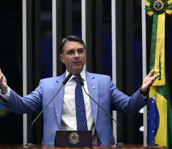 PT pede perda do mandato de Flávio Bolsonaro por quebra de decoro